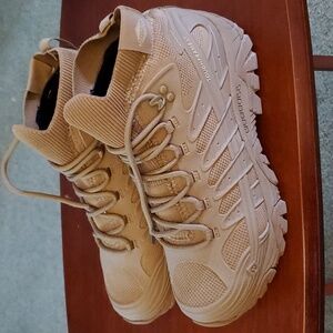 Men's 10.5 Coyote/tan Merrell hiking boots New!